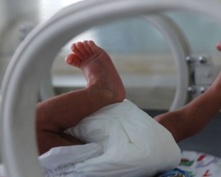 Бебе, тежащо едва 570 грама, се роди във Варна