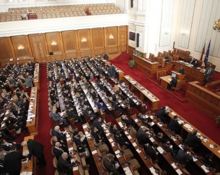 Депутатската заплата скача с близо 100 лева
