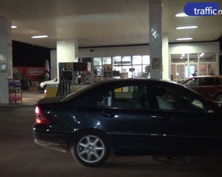 Невиждан протест блокира бензиностанциии в Сопот и Карлово ВИДЕО