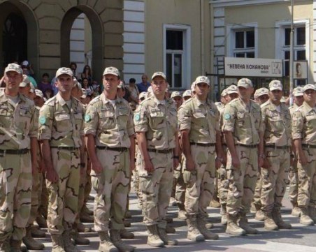 Ракетен обстрел над базата с български военнослужещи в Кандахар! Няма ранени