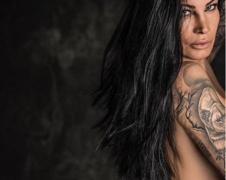 Цеци Красимирова остана само по татуси СНИМКИ