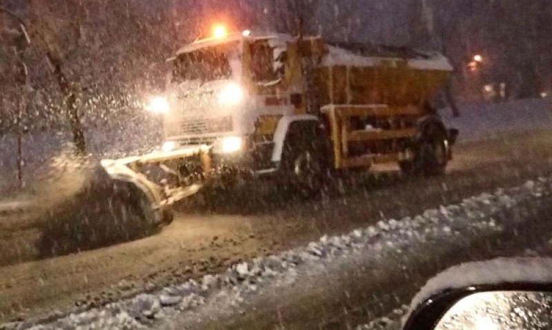 Заради силния сняг: Спряха тировете между Пловдив и София СНИМКИ+ВИДЕО