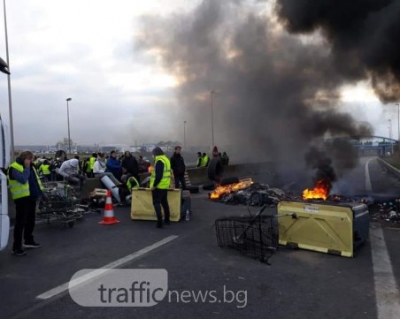 Пловдивчанка премина през ада! Протестиращи французи едва не я запалиха жива! ВИДЕО+СНИМКИ
