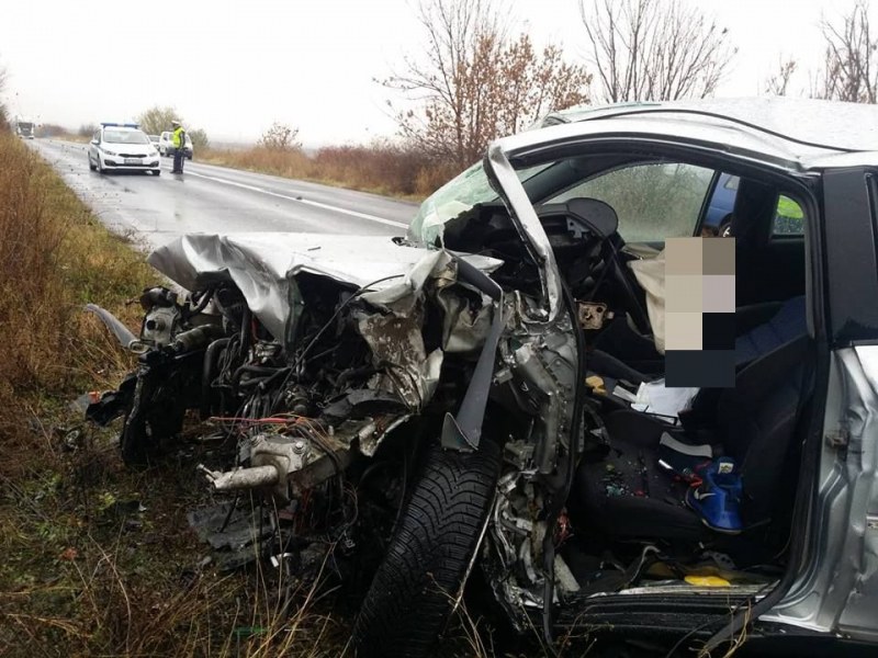 Автомобилите от челния сблъсък със смъртен случай край Пловдив са смазани СНИМКИ