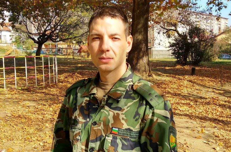 Млад офицер се бори с тежка диагноза! Да му помогнем да продължи да служи на България