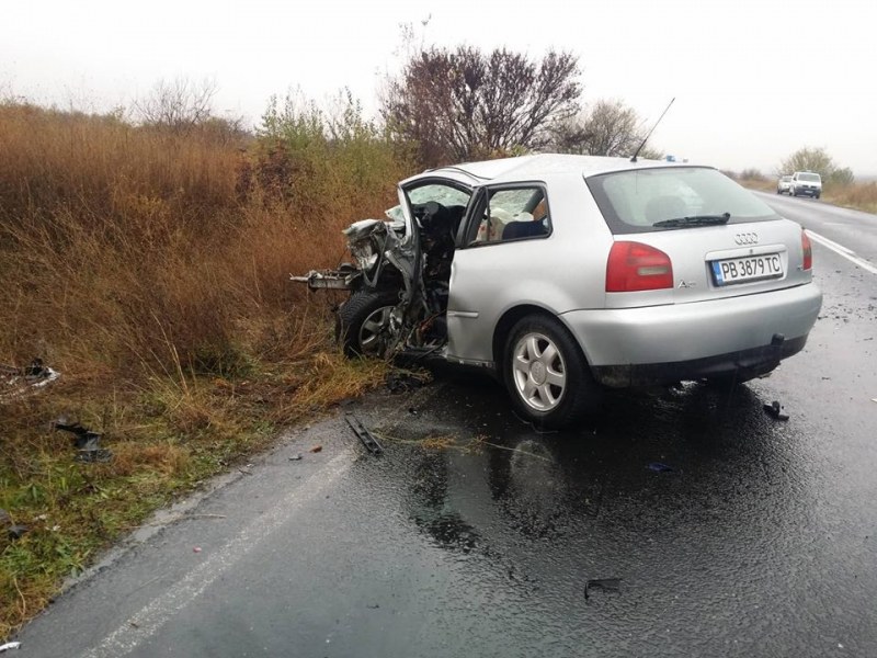 Ясно е състоянието на другия шофьор от жестокото меле край Пловдив СНИМКИ