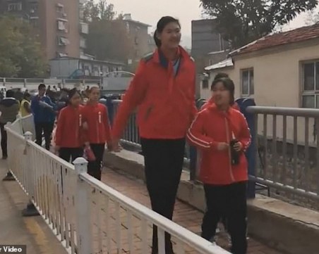 11-годишно китайче е най-високото момиче в света