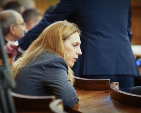 Депутатите приеха оставката на Валери Симеонов, Марияна Николова става вицепремиер
