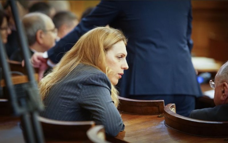 Депутатите приеха оставката на Валери Симеонов, Марияна Николова става вицепремиер