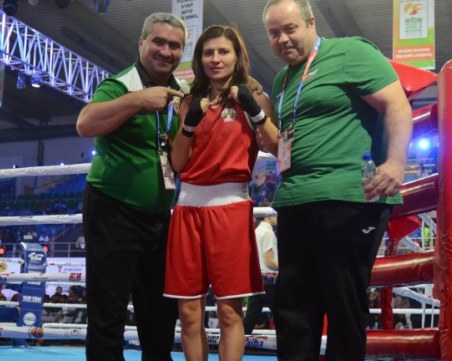 Българка на финал на световното по бокс