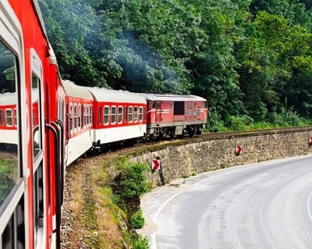 БДЖ разпродава теснолинейката на търг на скандални цени