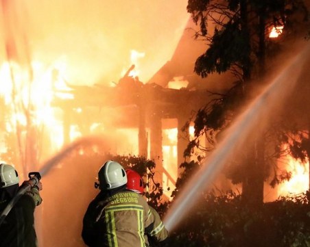 Четири деца загинаха при пожар в Русия