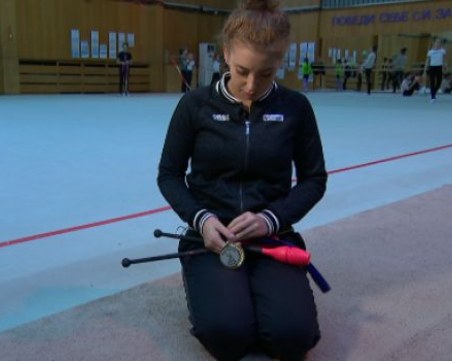 Едно от златните ни момичета продава медала си, за да спаси човешки живот