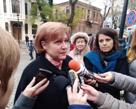 Менда Стоянова обясни в Пловдив защо се увеличава данъкът на старите коли