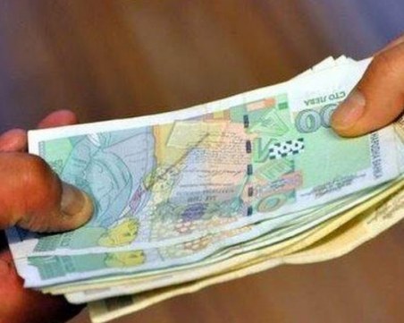 Няма други като нас! Българинът харчи повече, отколкото изкарва. Но как?