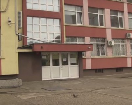 Отново бой в училище! Единадесетокласник е в болница