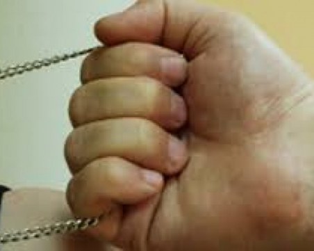 Пловдивчанка инсценира собствения си грабеж, разобличиха я