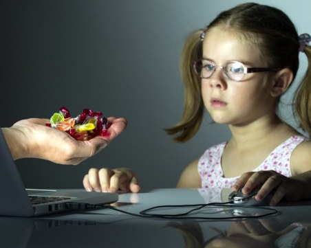 Полицията залови старец, създавал порнографски материали с малолетни деца