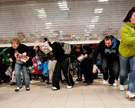 Българите развързаха кесията! Ето колко ни излезе “Черният петък“ в цифри