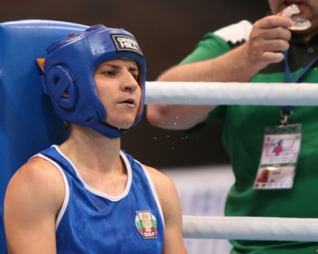 Стойка Петрова остана със сребро от световното по бокс