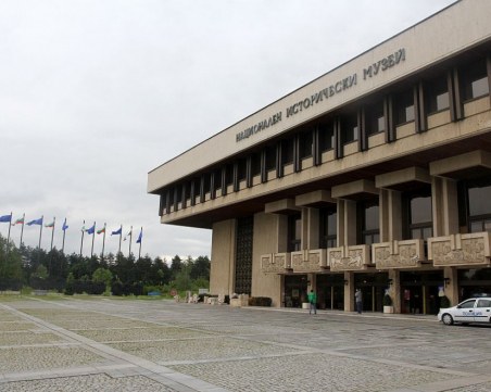 Откраднаха служебната кола на историческия музей в София