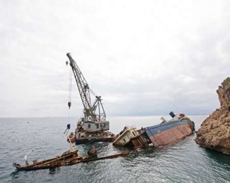 Руски кораб удари украински влекач ВИДЕО