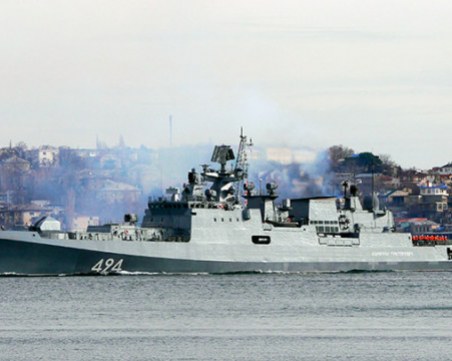 Руските сили откриха огън и превзеха украински кораби ВИДЕО