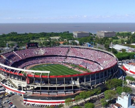 След ексцесиите: Финалът за Копа Либертадорес ще се изиграе тази вечер