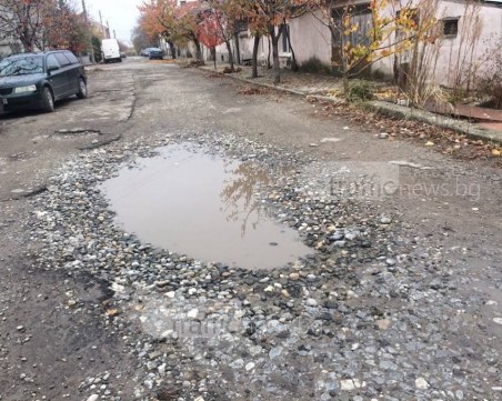 Жители на Първенец: И ние плащаме данъци, а по улиците ни вече няма асфалт СНИМКИ
