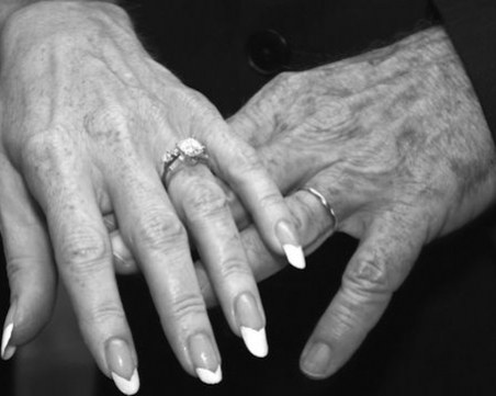 Честито! Съпрузи от Пловдивско отпразнуваха 75 години брак