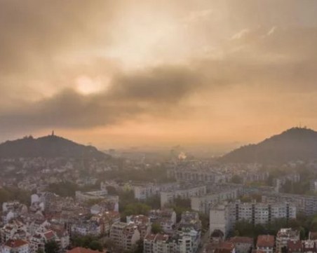 Въздухът в Пловдив е токсичен! 40-те станции под тепетата показват екстремни стойности