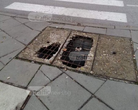 Виждали ли сте пешеходни пътеки с препятствия? Ако не, елате на моста Герджика СНИМКИ