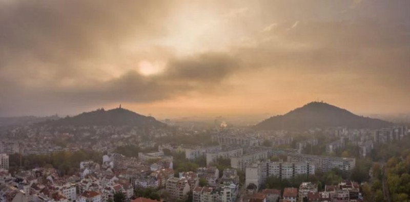 Въздухът в Пловдив е токсичен! 40-те станции под тепетата показват екстремни стойности
