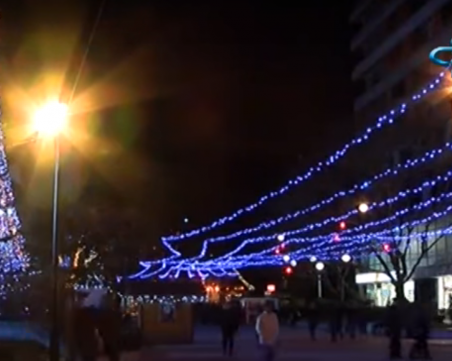 Близо 20 000 лева ще струва коледната украса на Асеновград