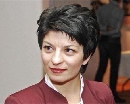 Десислава Атанасова: Подавам си оставката, ако съм стъпвала в “Царско село“!