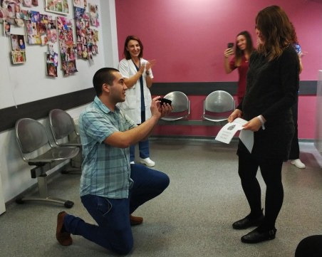 Роди се Катерина, а майка й получи невероятно предложение за брак в пловдивска болница СНИМКИ