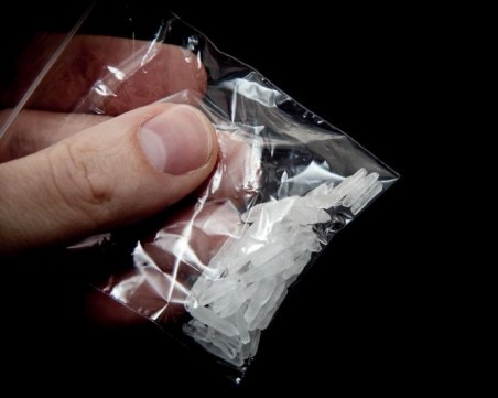 Мъж и жена опитаха да внесат над 130 килограма метамфетамин у нас