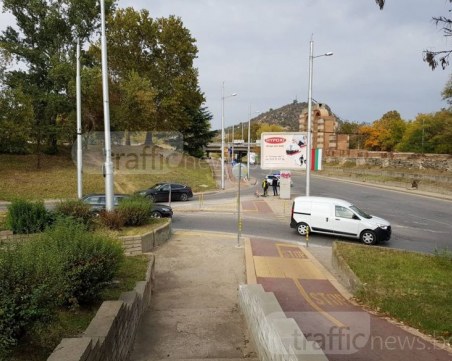 Мъж падна от надлеза на Коматевския възел и загина