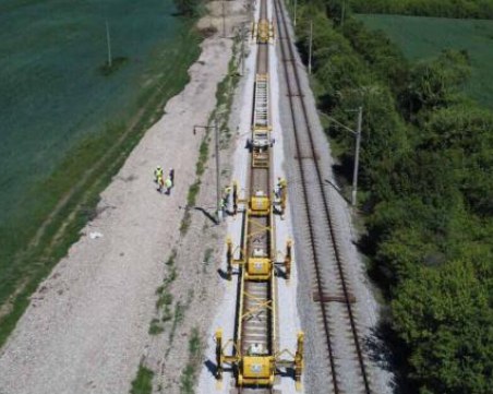 Министърът на транспорта прави инспекция на жп линия край Пловдив