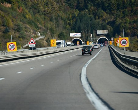 Ограничават движението на АМ Хемус заради ремонт