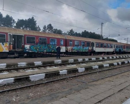 Ще останат ли в ареста брата и сестрата, убили мъж във влака Пловдив-София?