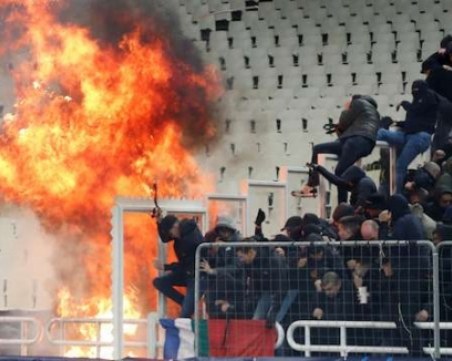 Взривиха бомба на стадиона в Атина, Аякс отнесе домакините