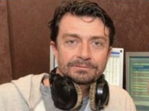 Убиха известен радиоводещ