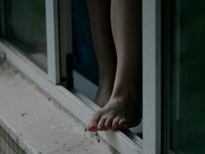 Жена се хвърли от 5-тия етаж, заради неплатени наеми