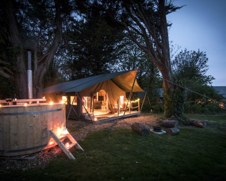 Бизнесмен създава първия по рода си луксозен глемпинг комплекс в Пловдив