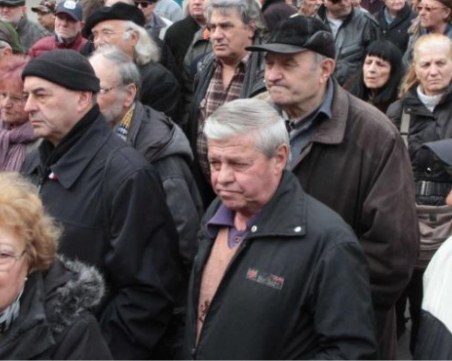 Минималната пенсия става 219 лева от юли, има още промени!