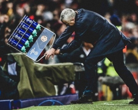 Моуриньо подивя от радост след гола на Фелаини ВИДЕО