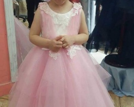 Община Асеновград посвети коледната програма на кампанията за малката Ева