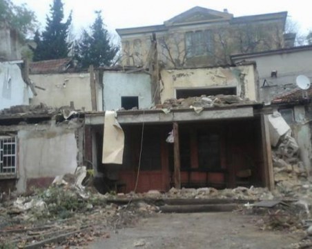 Срутиха Караджовата къща в Асеновград