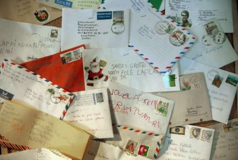 Заради личните данни: забраниха писмата до Дядо Коледа